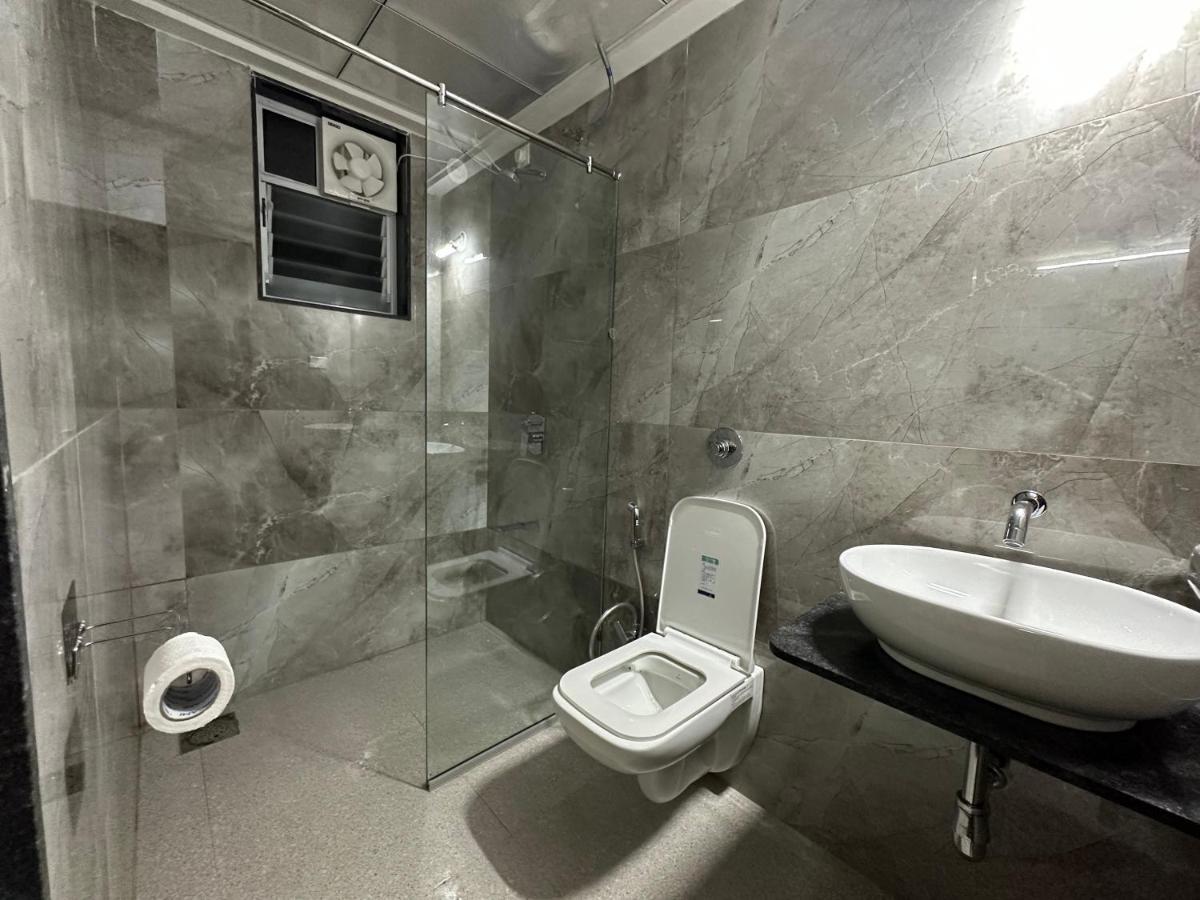 Athena - Luxe 500m From Viman Nagar Airport Pune